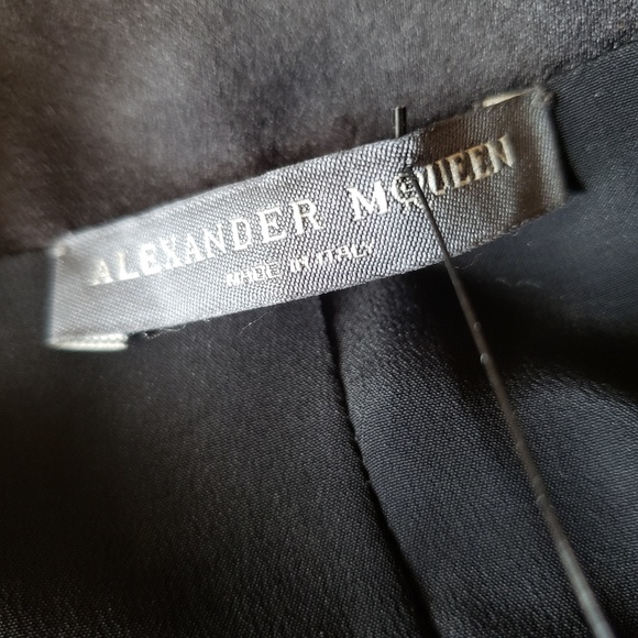 Alexander McQueen Structured Shoulder Dress - Picture 4 of 4